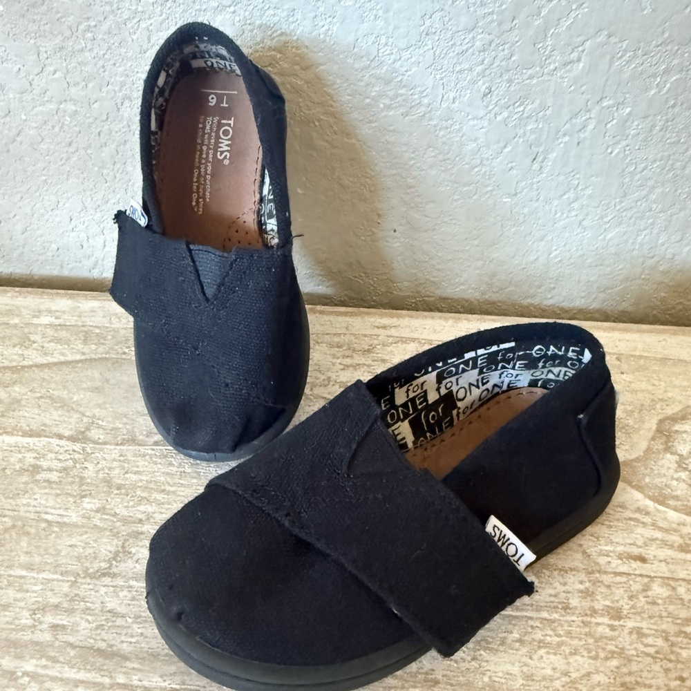 TOMS Kids Black Canvas Sneakers